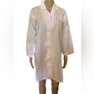 Oscar de la Renta Embroidered White Nightshirt size Small regular women’s